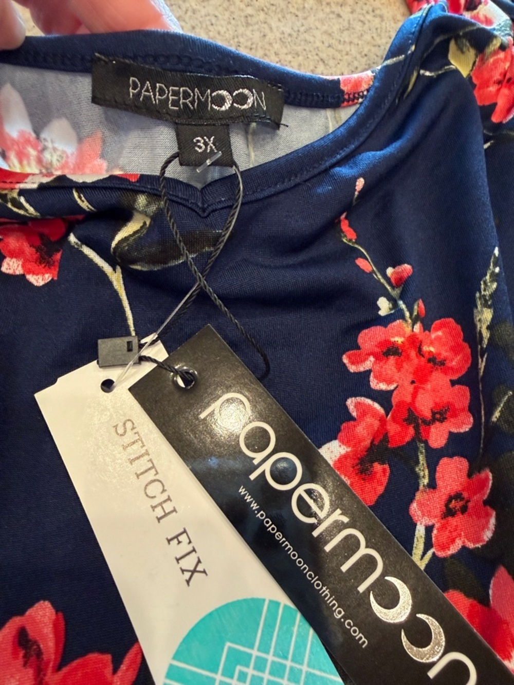 Paper moon NWT Navy Floral Crisscross Strap Tank Top plus size 3X - Picture 2 of 9